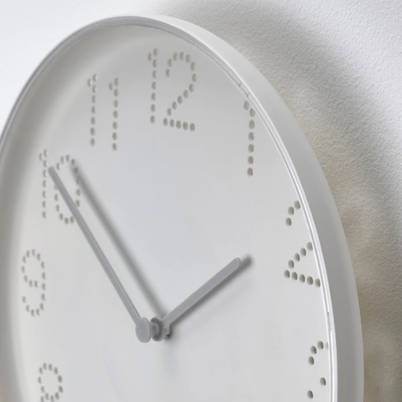 ⏰ Wall Clock ⏰ with Punched Hole Numbers Tromma - Picture 6 of 8